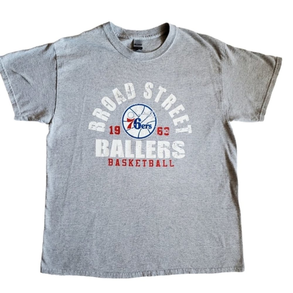 NBA Philadelphia 76ers Broad Street Ballers T-Shirt Sze Large